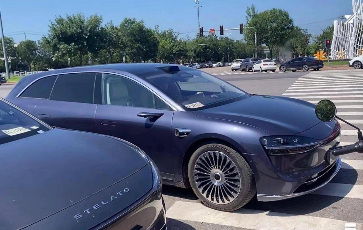 享界s9t实车现身,长近5米2 524马力,配华为ads 4 副驾娱乐屏