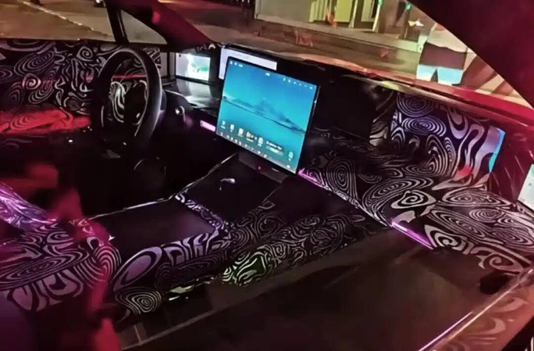 享界s9t实车现身,长近5米2 524马力,配华为ads 4 副驾娱乐屏