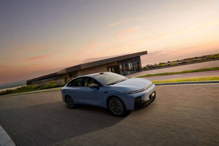 太猛了!650激光雷达版仅需11.98万元,零跑b01正式上市