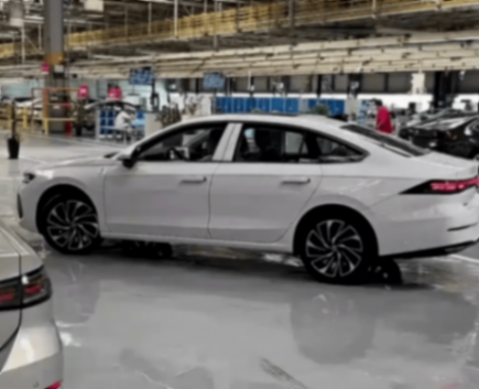 全新速腾l实车曝光!细节优化,配备隐藏门把手