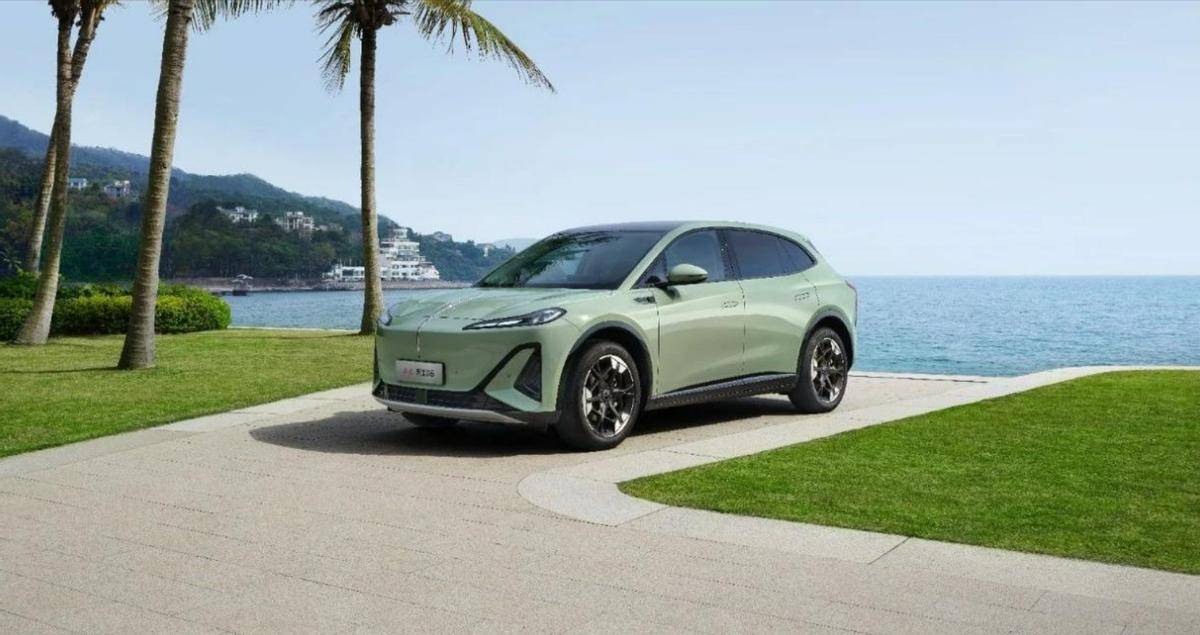 长春旗遇红旗车友会招募:共擎红旗,畅享非凡车生活