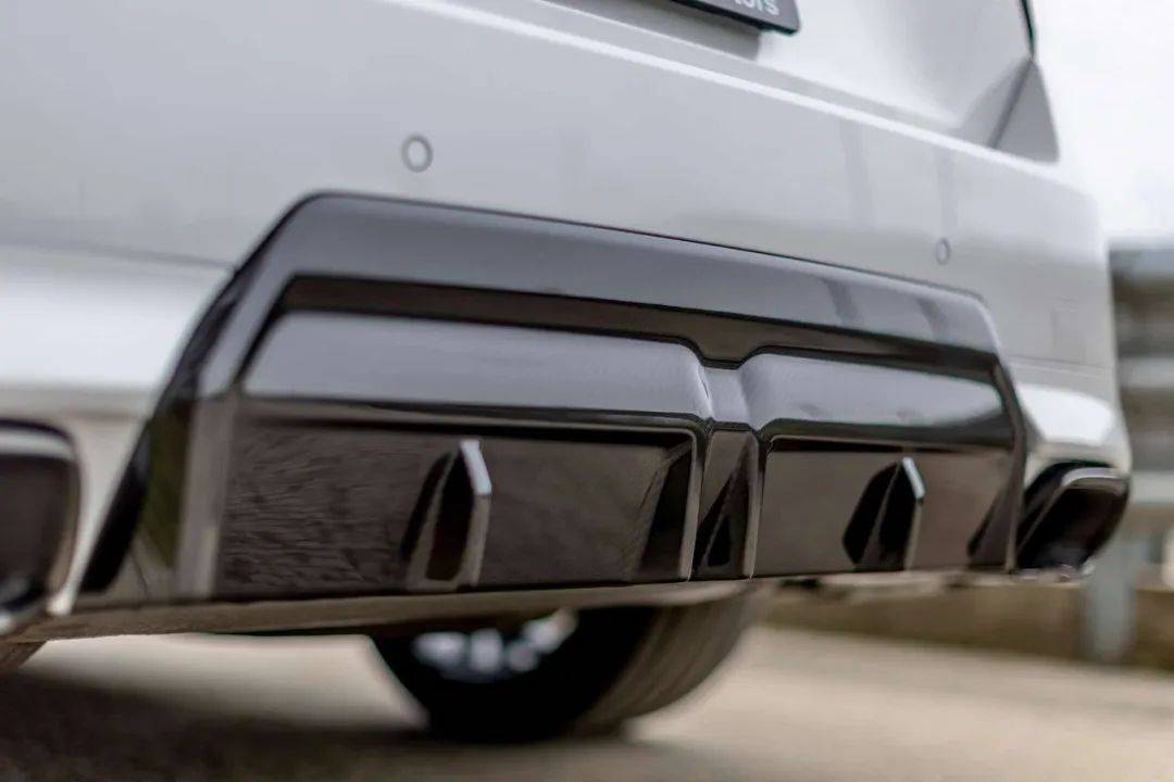 颜值更高 速度更快!宝马推出m240i碳纤维特别版车型