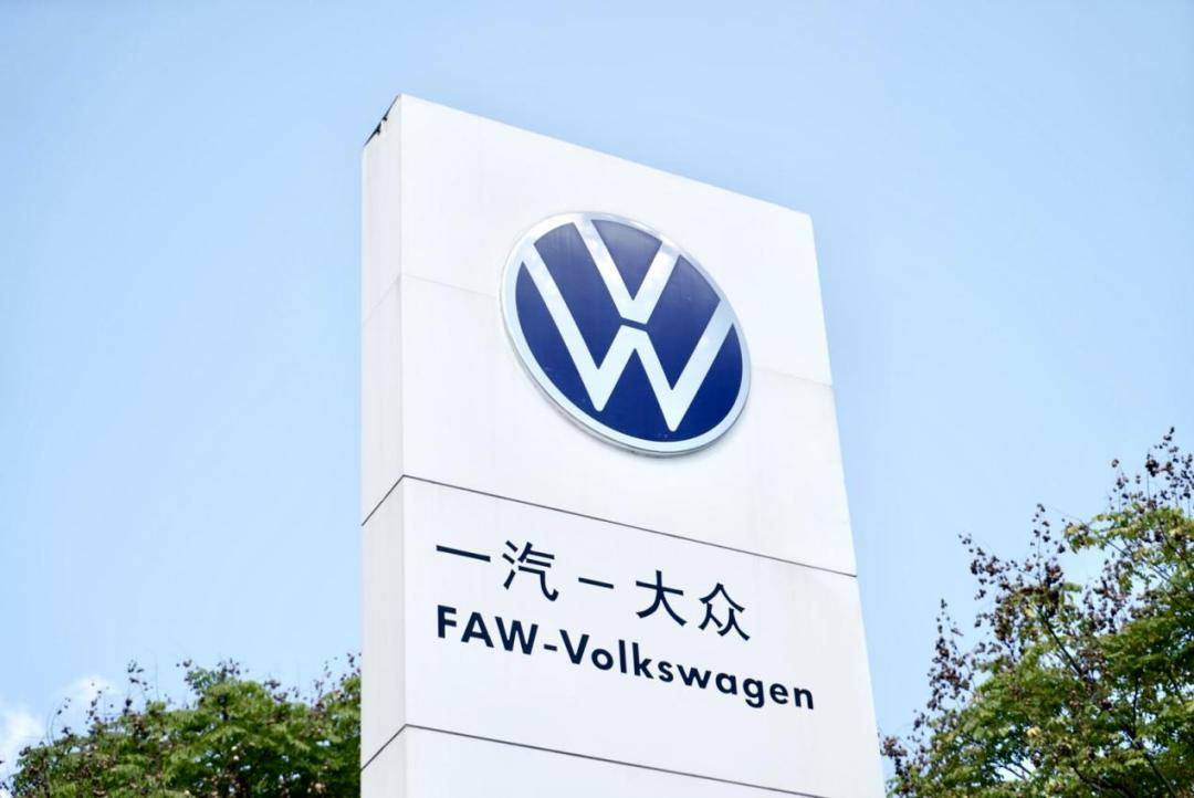 大众抱紧小鹏,一汽大众却为何独宠零跑?