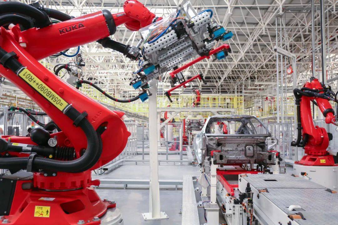 大众抱紧小鹏,一汽大众却为何独宠零跑?