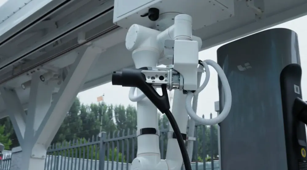 理想i8便宜2.8万开卖!首发vla司机大模型,李想:第一眼看图觉得有点丑 长城高层人事巨震!三大核心品牌换帅,引入新势力背景高管