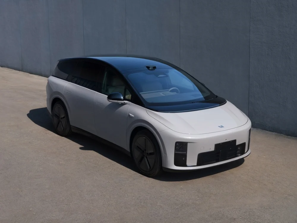 理想i8便宜2.8万开卖!首发vla司机大模型,李想:第一眼看图觉得有点丑 长城高层人事巨震!三大核心品牌换帅,引入新势力背景高管