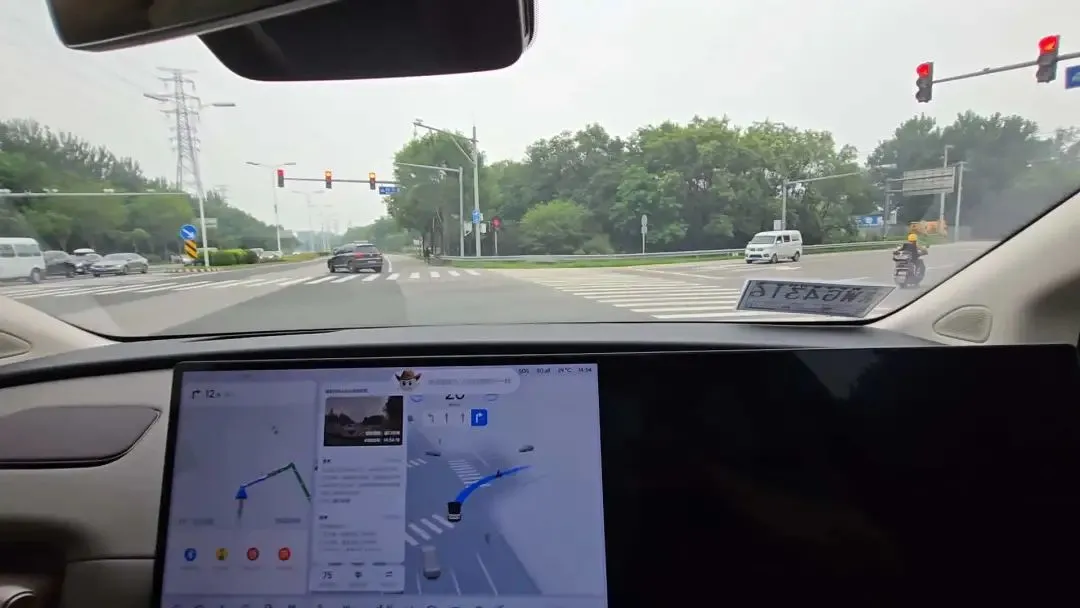 2025年的理想汽车,自研操作系统,方便车企定制智能化的需求