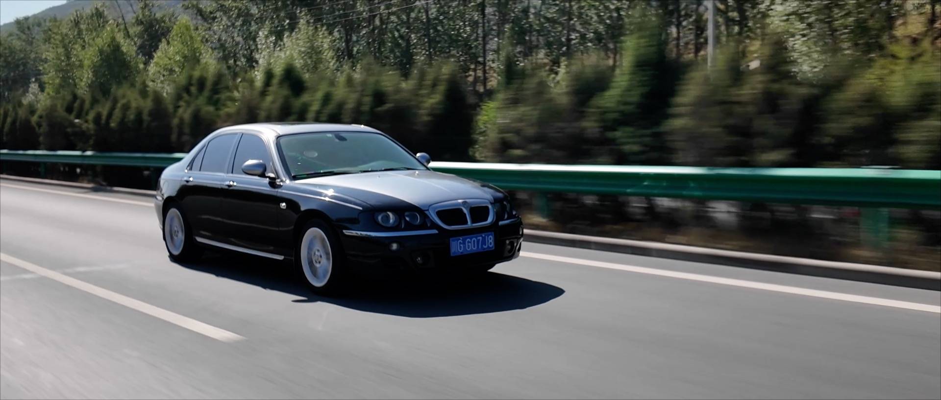 万元轿车闹青藏:mg 7/日产风度/克莱斯勒300c谁会出糗