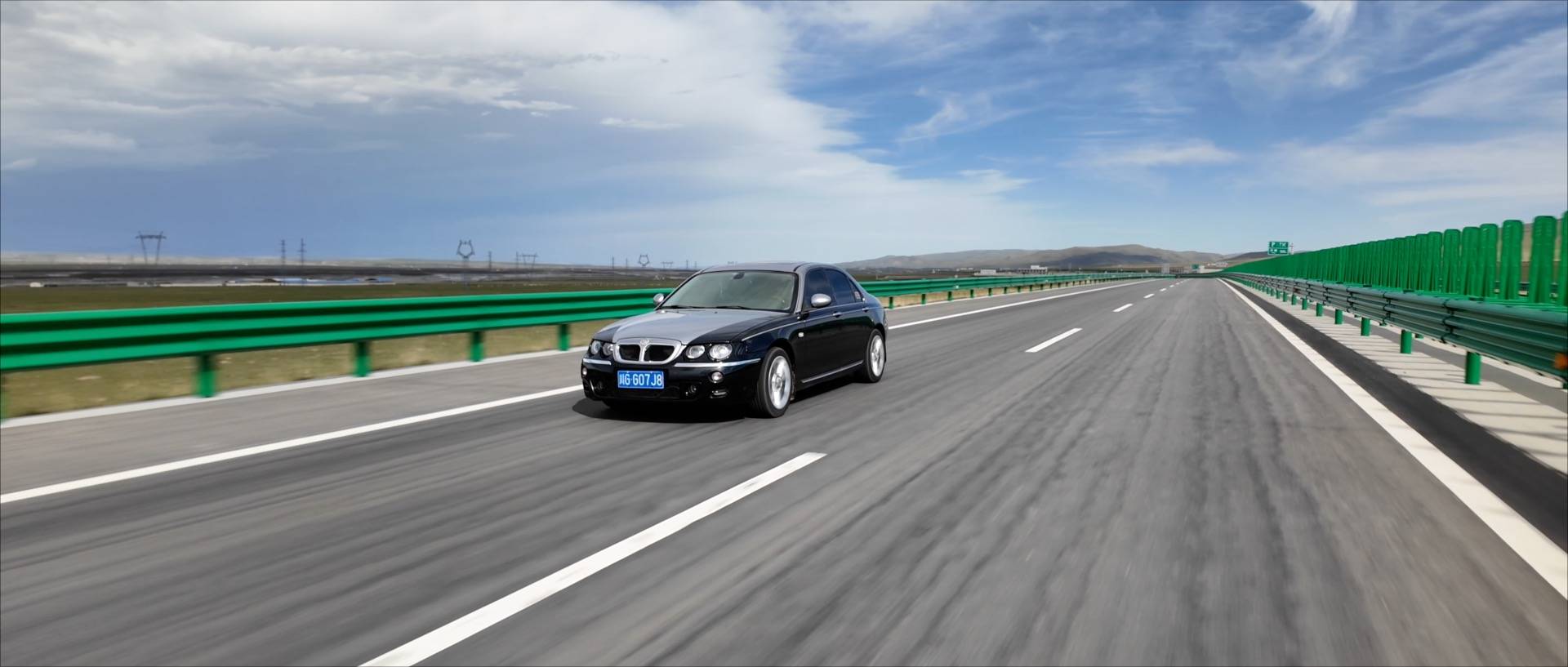 万元轿车闹青藏:mg 7/日产风度/克莱斯勒300c谁会出糗