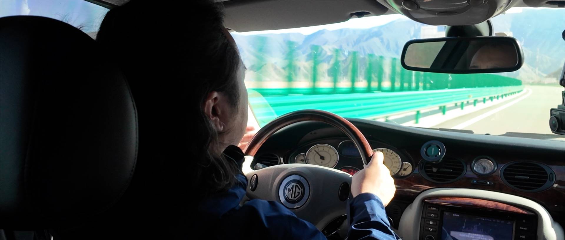 万元轿车闹青藏:mg 7/日产风度/克莱斯勒300c谁会出糗