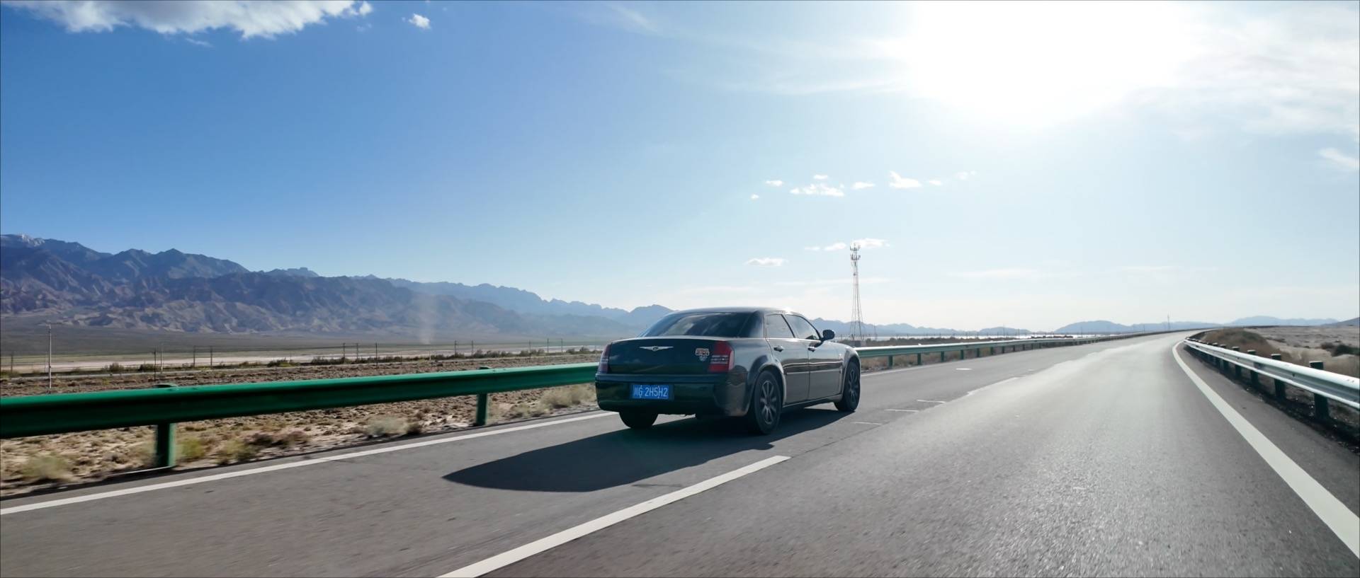 万元轿车闹青藏:mg 7/日产风度/克莱斯勒300c谁会出糗