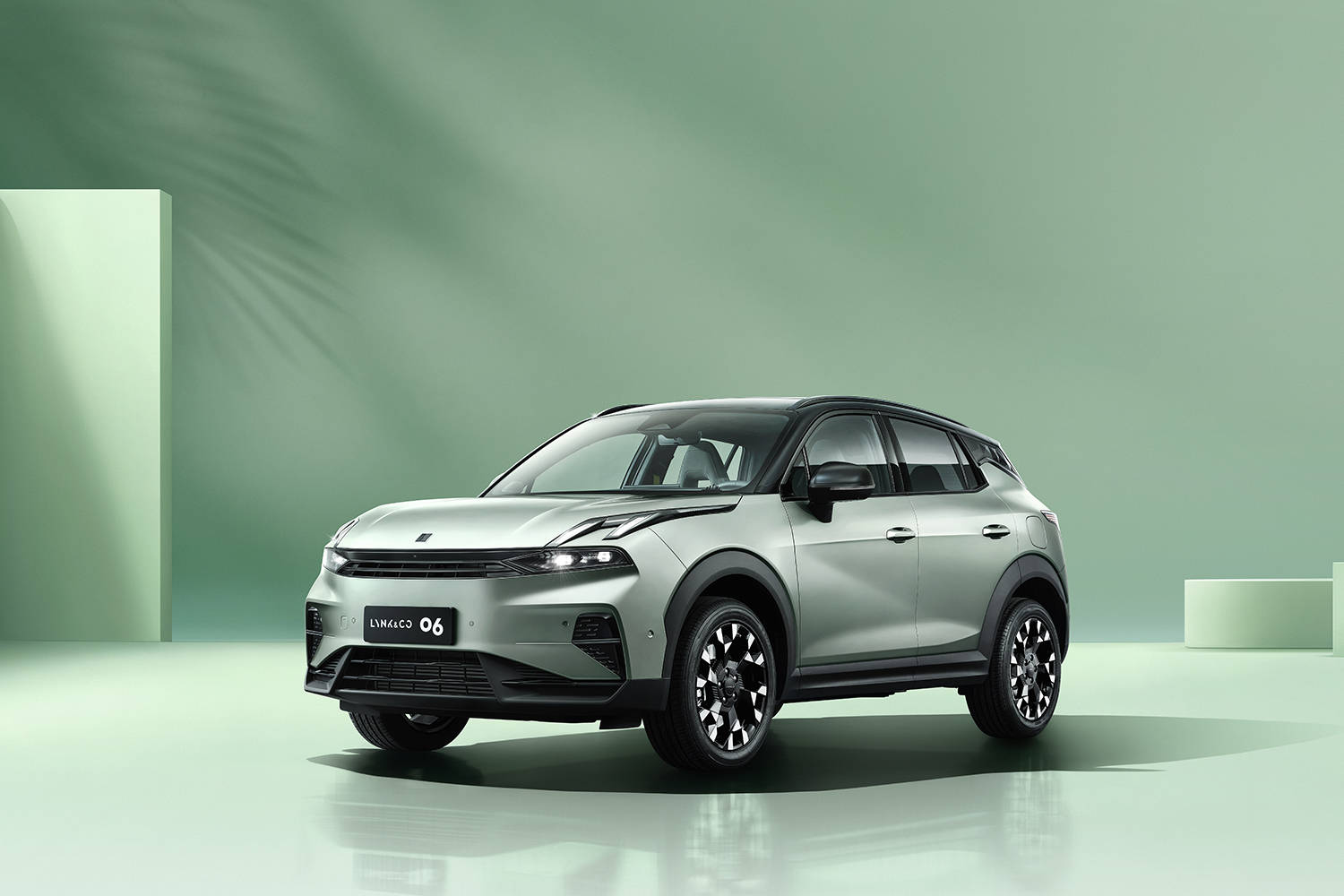 新增森珀绿/升级flyme车机 领克06 relive限时10.76万起