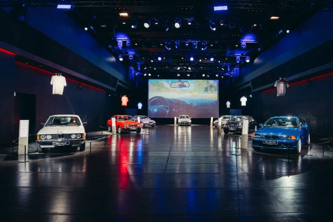 本月,慕尼黑宝马世界将展出历代3系,免费入场看!