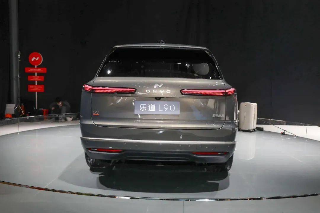 新车卖爆?李斌硬气官宣进入前三