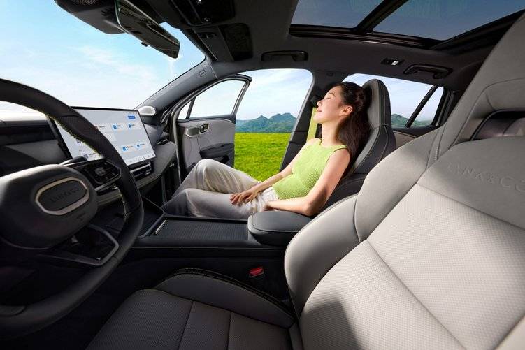 领克06 relive焕新上市,限时售价10.76万元起