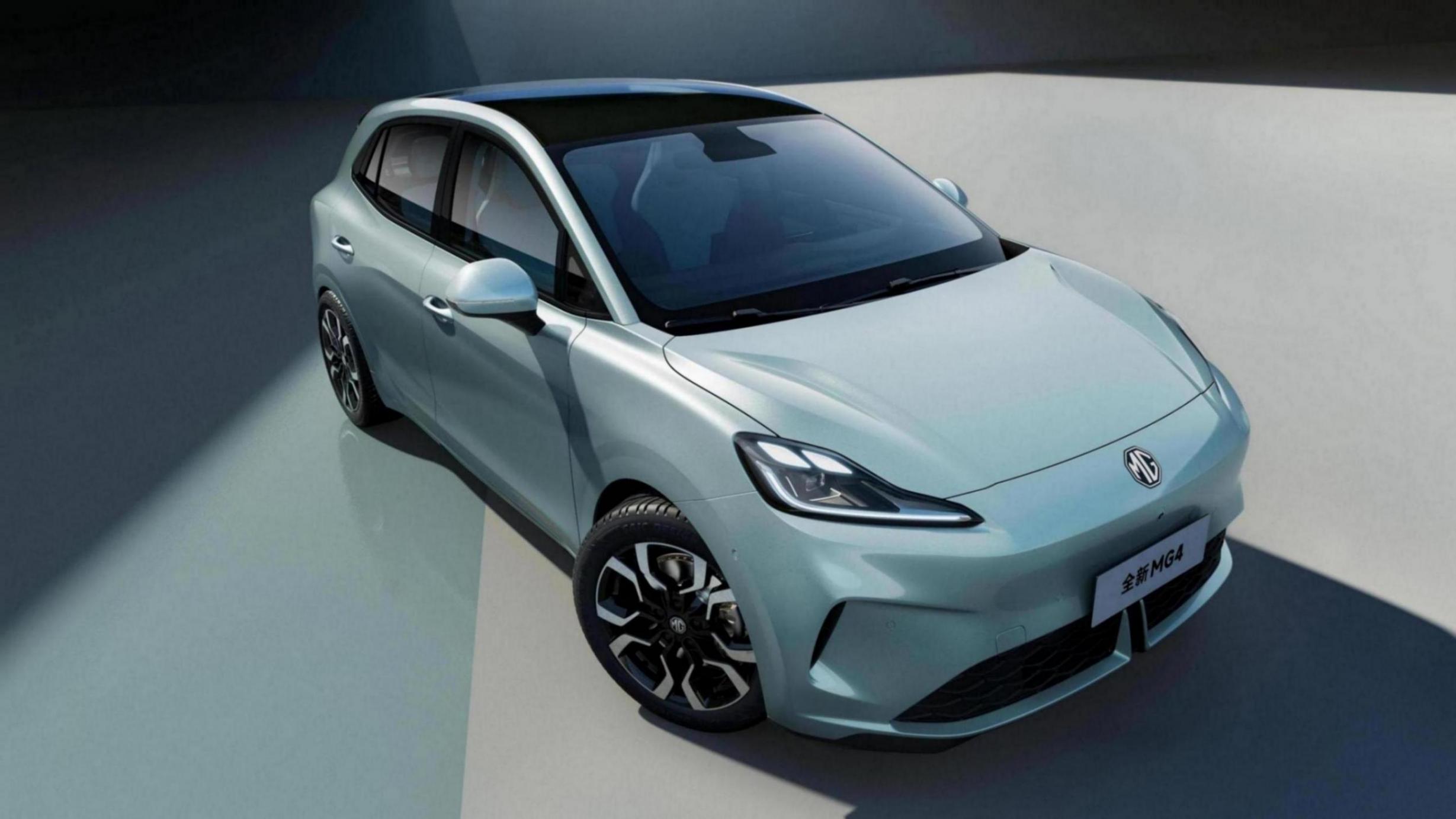 名爵百亿豪掷mg4:半固态电池跳票、丐版配置争议与一场哽咽的“技术秀”