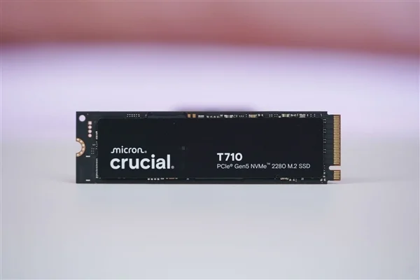 英睿达速度最快的gen 5 ssd！t710 2tb图赏