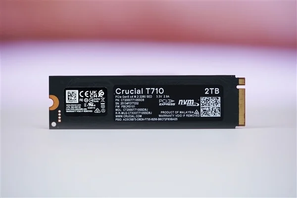 英睿达速度最快的gen 5 ssd！t710 2tb图赏