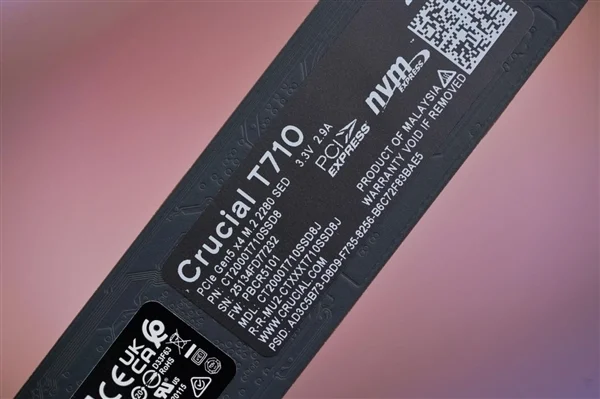 英睿达速度最快的gen 5 ssd！t710 2tb图赏