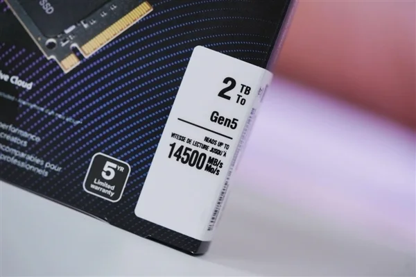 英睿达速度最快的gen 5 ssd！t710 2tb图赏