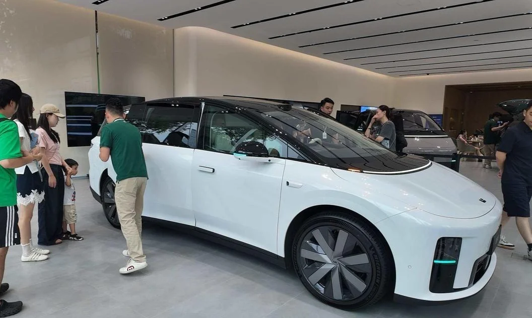 知名汽车博主爆料称理想上周新增订单超9000,蔚来破万 知名汽车博主爆料称理想上周新增订单超9000,蔚来破万