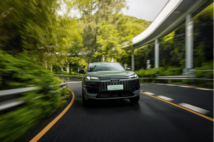 一汽奥迪出手,不留短板:q6l e-tron用全维领先改写纯电豪华规则