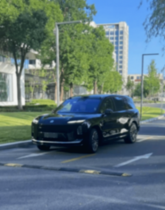 第三代蔚来es8现身街头,大过问界m9 三激光雷达,配707马力