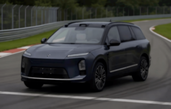 第三代蔚来es8现身街头,大过问界m9 三激光雷达,配707马力