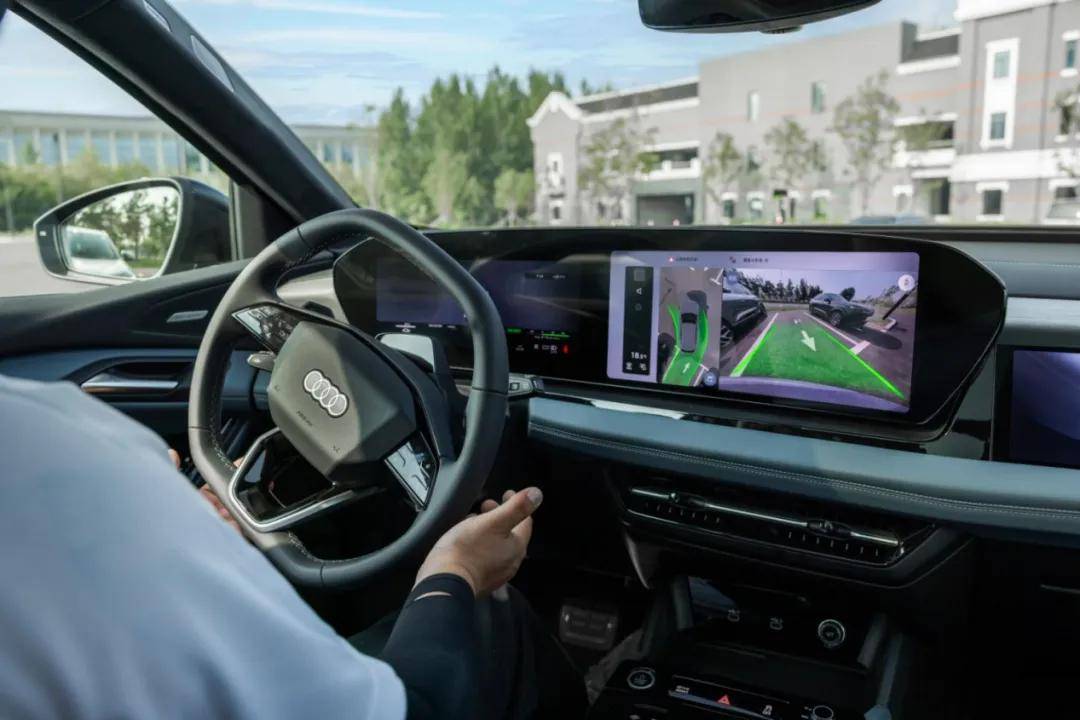 “拆解”一汽奥迪q6l e-tron,纯血四环诠释什么才是真正的豪华!