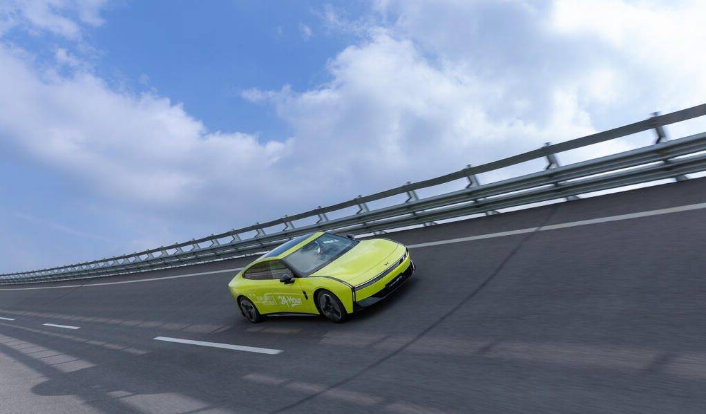 电动车流行24小时耐力测试,大众也曾做过,平均车速322km/h