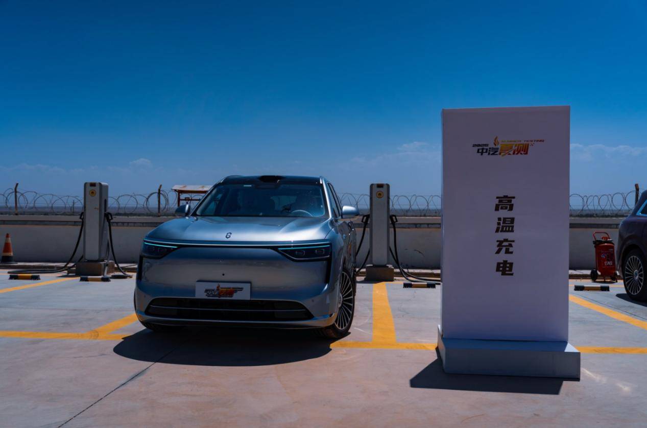 强光下130km/h刹停!40万级销冠问界m8的安全极限到底在哪儿?