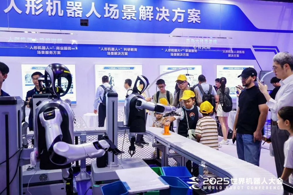 大厂“抢滩”具身智能,英伟达创始人说:ai的下一个浪潮是具身智能