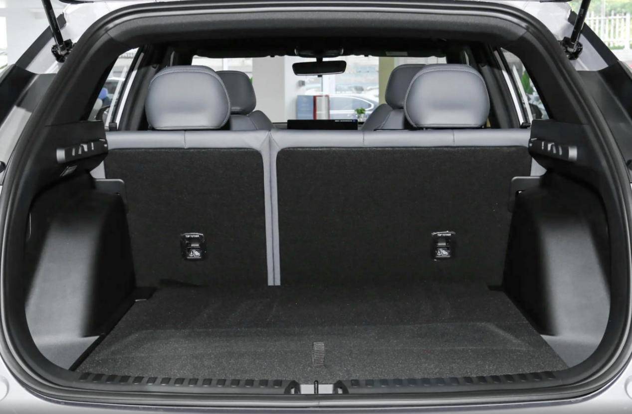 2026款吉利博越,价格7万多,1.5t 7dct,四出排气