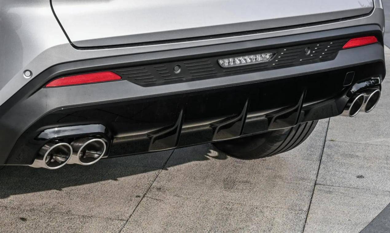 2026款吉利博越,价格7万多,1.5t 7dct,四出排气