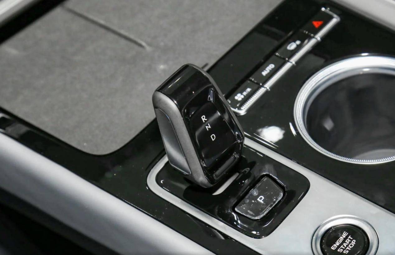 2026款吉利博越,价格7万多,1.5t 7dct,四出排气