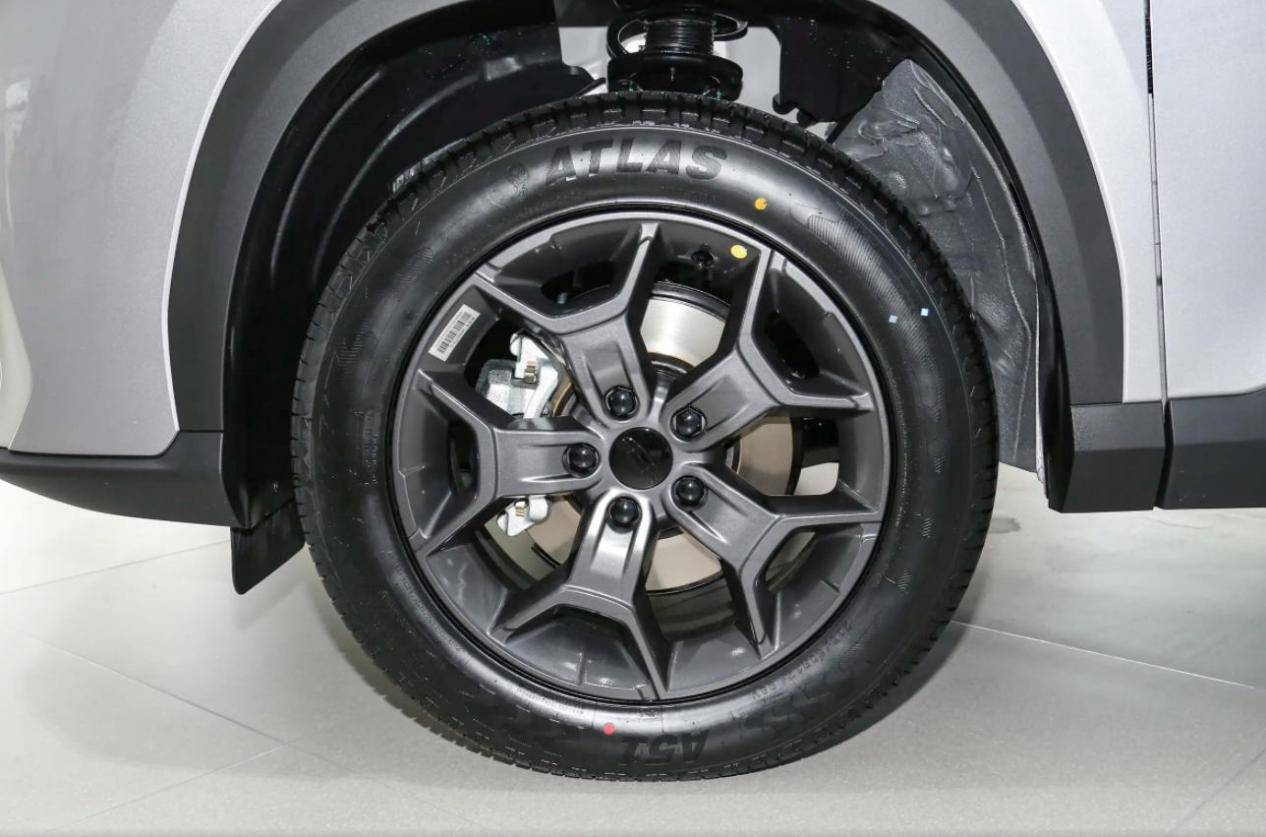 2026款吉利博越,价格7万多,1.5t 7dct,四出排气