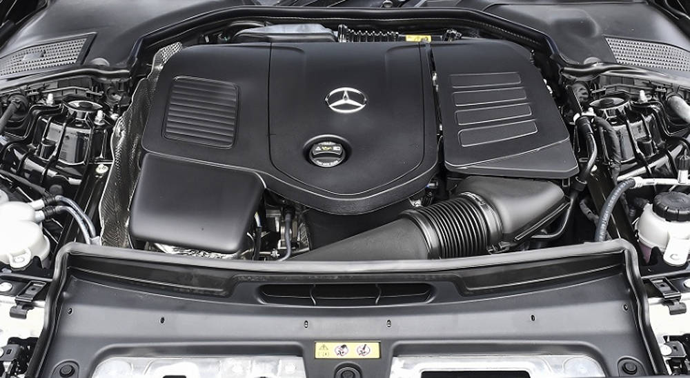 7月销量接近“腰斩”,奔驰c级,卷不动了?