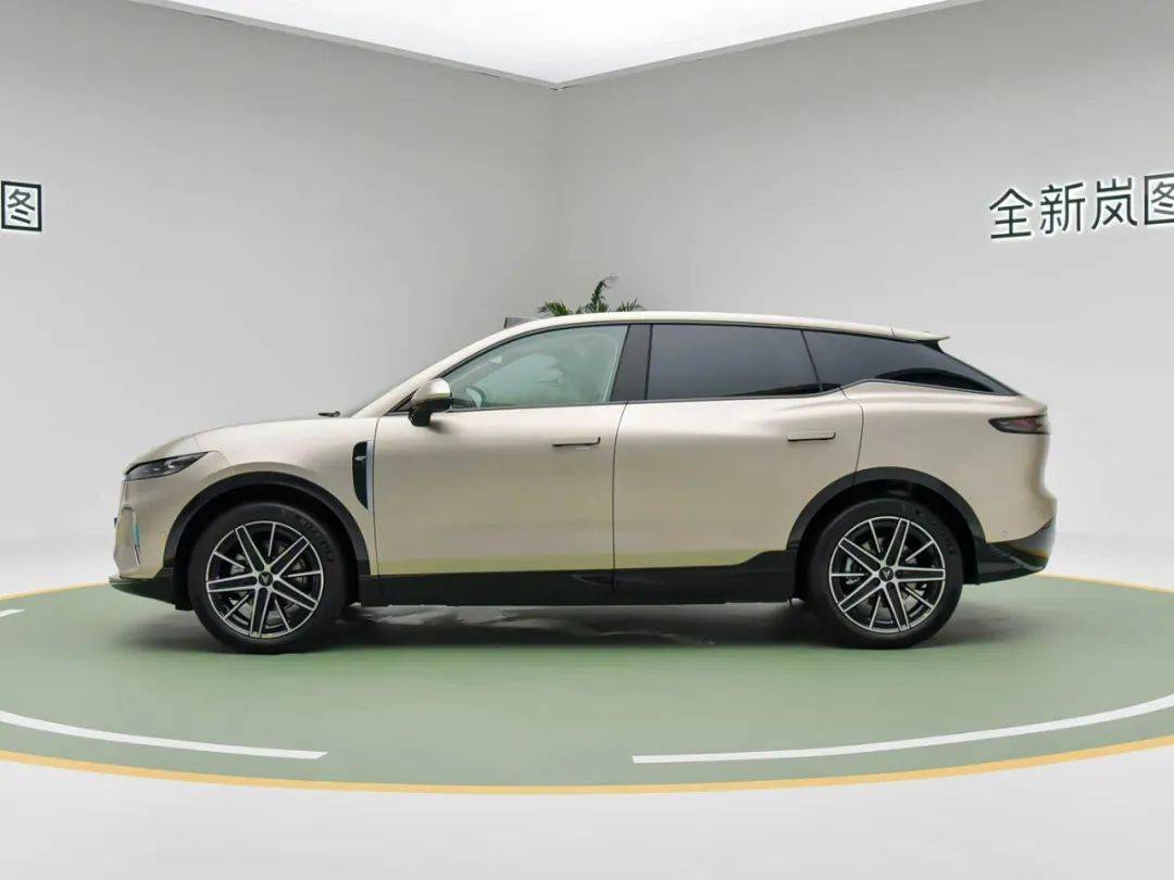 全新小鹏p7卖多少钱?全新坦克500舒适性更强了