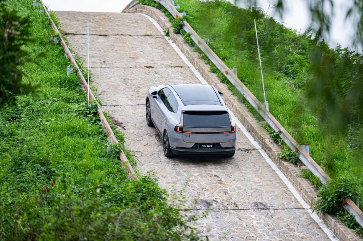 沃尔沃全新xc70中汽研实测,为何敢称“豪华超混第一车”?