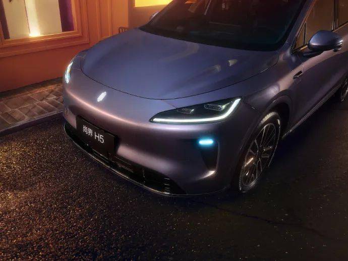 预售1小时2.5万!余承东:太炸裂了