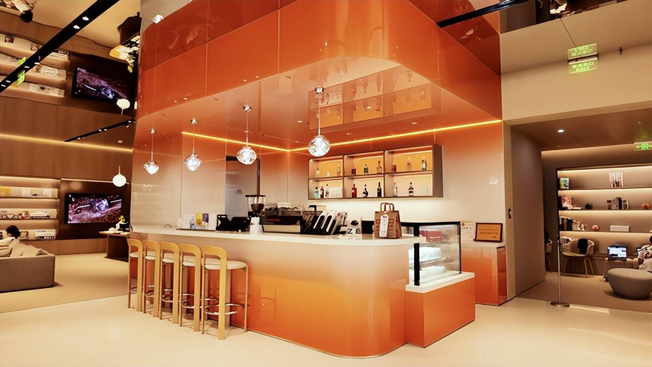 比亚迪/吉利高端化全新车型 成都车展首发亮相:座舱体验是亮点!