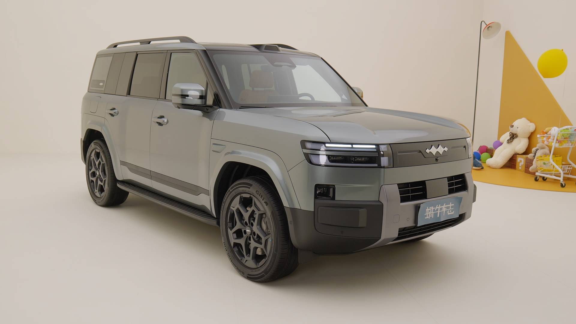 比亚迪/吉利高端化全新车型 成都车展首发亮相:座舱体验是亮点!