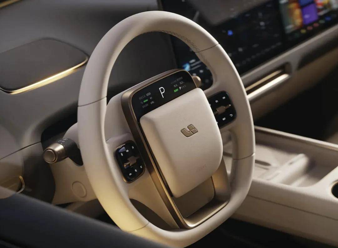 特斯拉model y l对比理想i8:谁是30万元级纯电suv最优解?