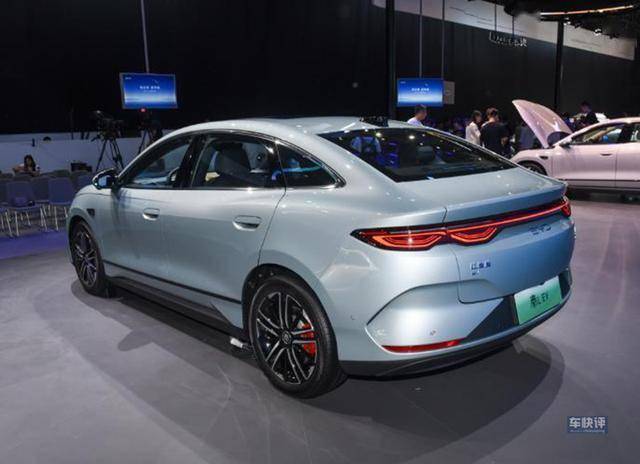 成都车展上,比亚迪秦l ev推云辇型配置,这下销冠更稳了