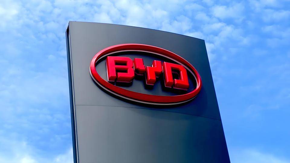 比亚迪开辟的“赔偿赛道”,有车企跟进了,丰田还给加码了