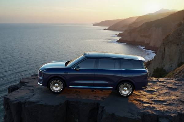 新一代智己ls6预售权益加码,智己ls9亮相成都车展