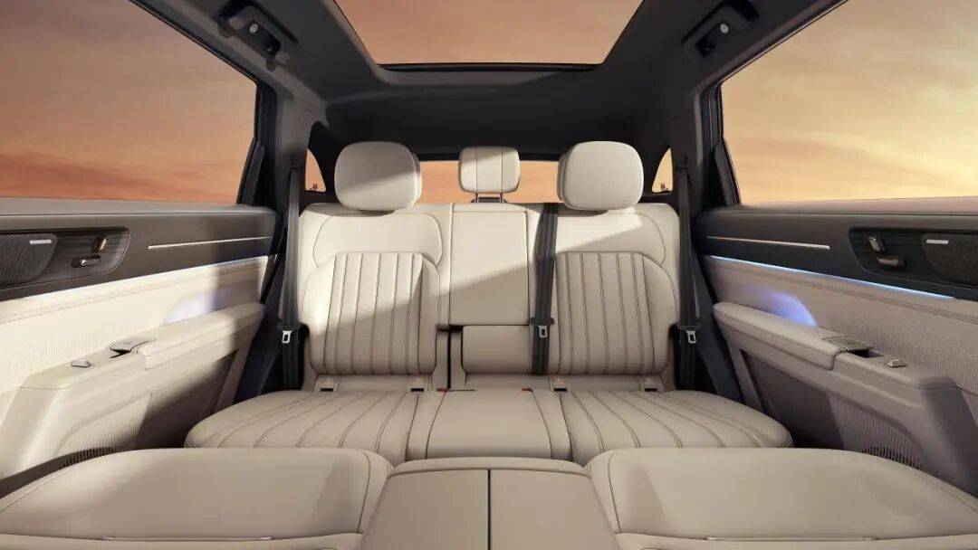 捷途山海l7 plus置换价10.99万元起,双冰箱32变座椅旅行小房车