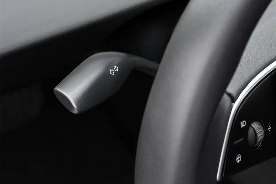 上市半个月降价1万元,model 3长续航后驱版调价:销量承压?