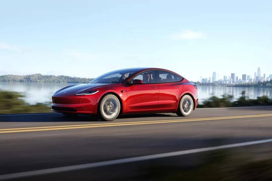 上市半个月降价1万元,model 3长续航后驱版调价:销量承压?