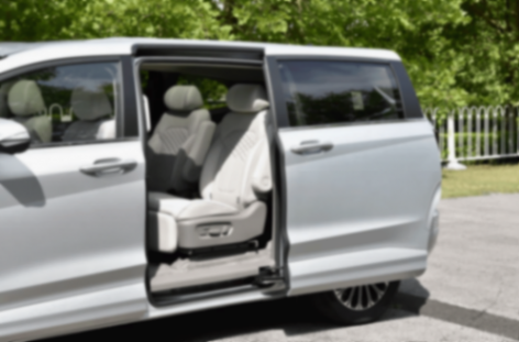 库斯途13.98万起“亮剑”,15万级家用车,suv要让位于mpv了?